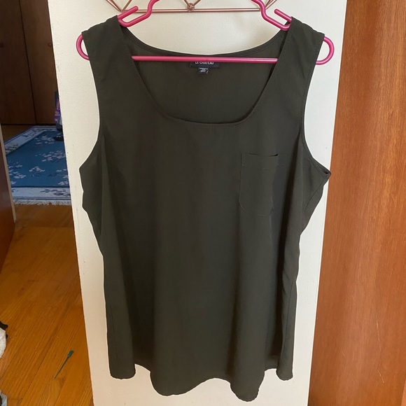 LeChateau top - Picture 1 of 1